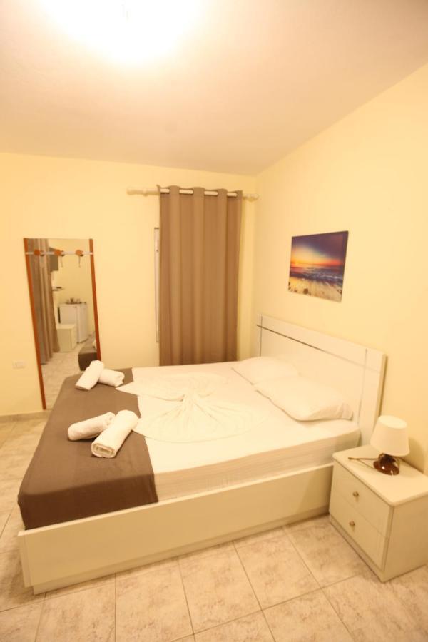 Hotel Prishtina Саранда Экстерьер фото