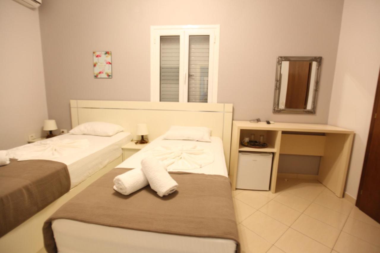 Hotel Prishtina Саранда Экстерьер фото
