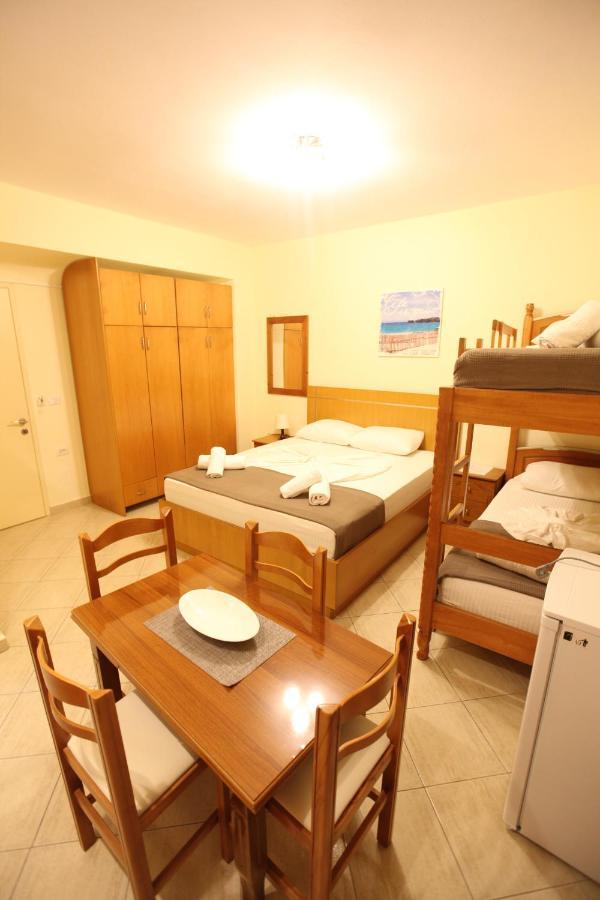 Hotel Prishtina Саранда Экстерьер фото