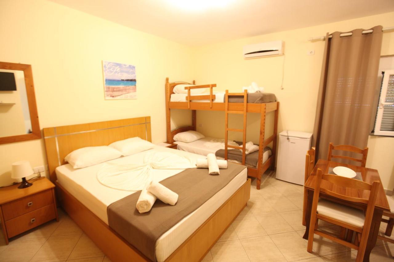 Hotel Prishtina Саранда Экстерьер фото