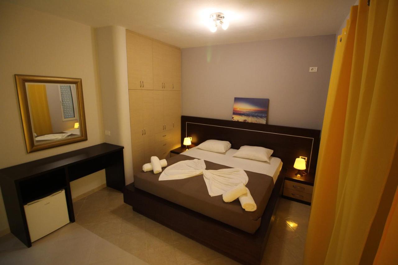 Hotel Prishtina Саранда Экстерьер фото