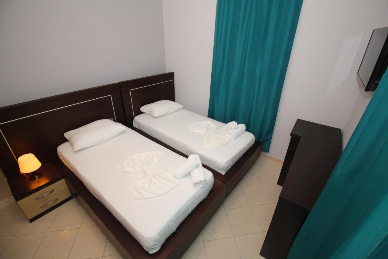 Hotel Prishtina Саранда Экстерьер фото