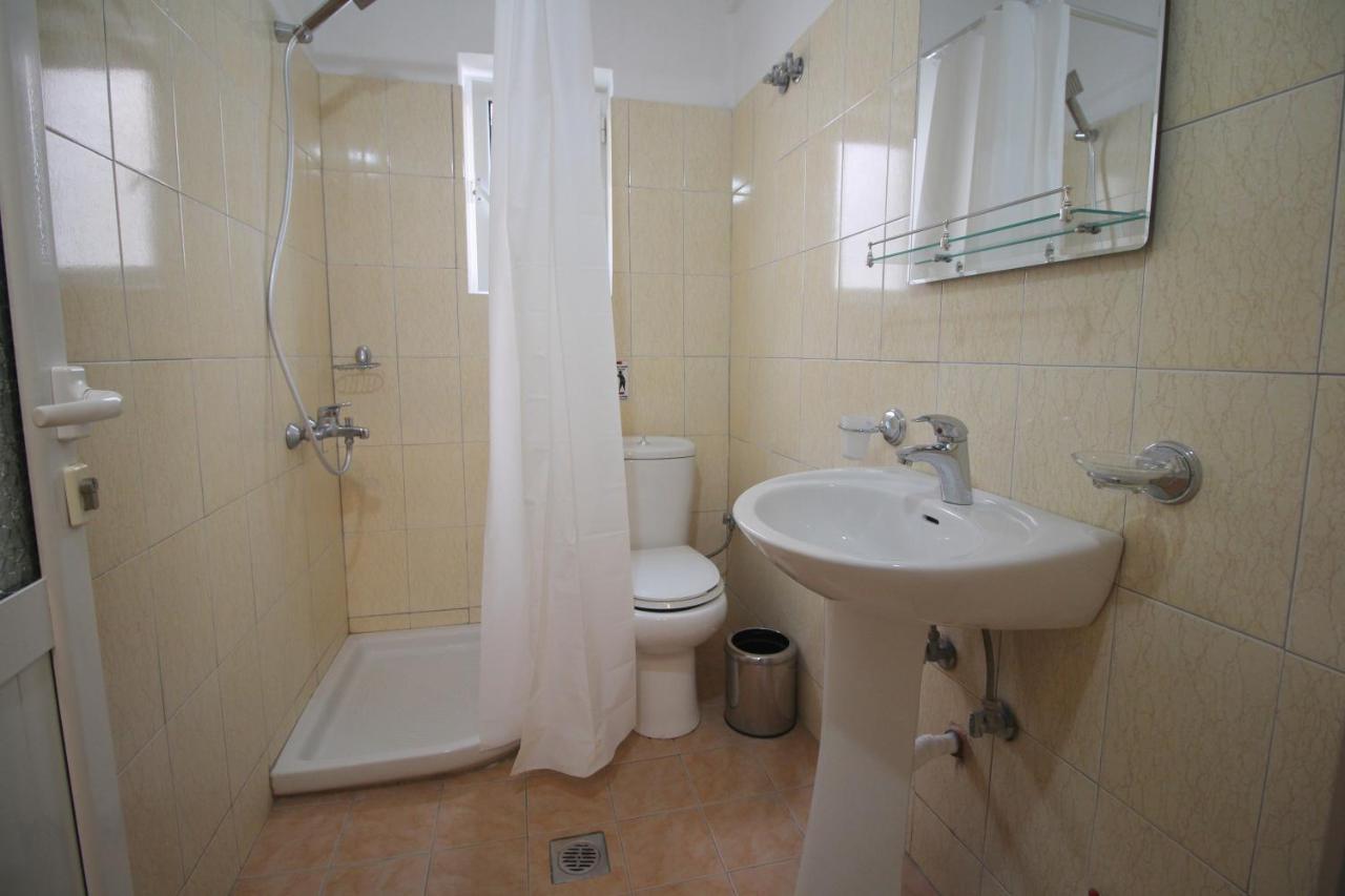 Hotel Prishtina Саранда Экстерьер фото