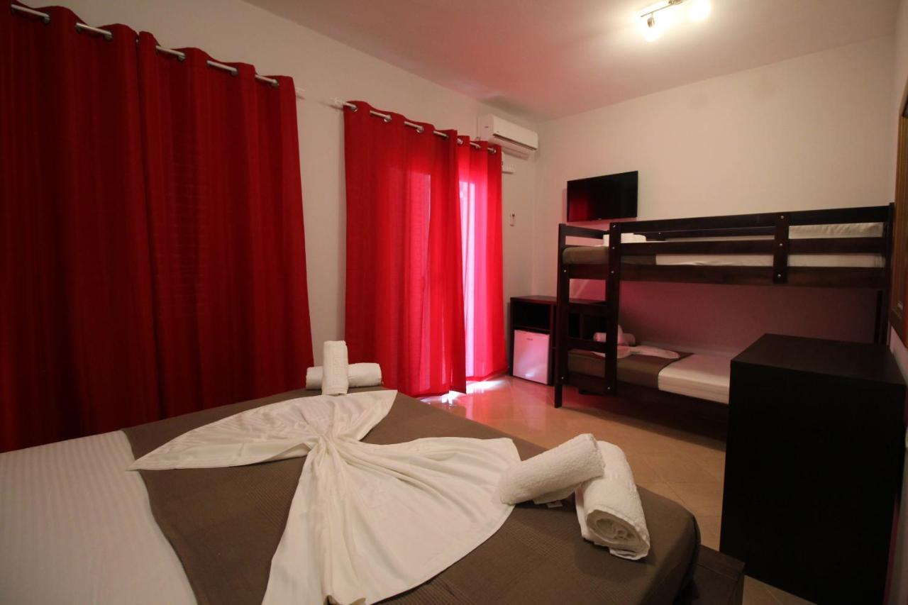 Hotel Prishtina Саранда Экстерьер фото