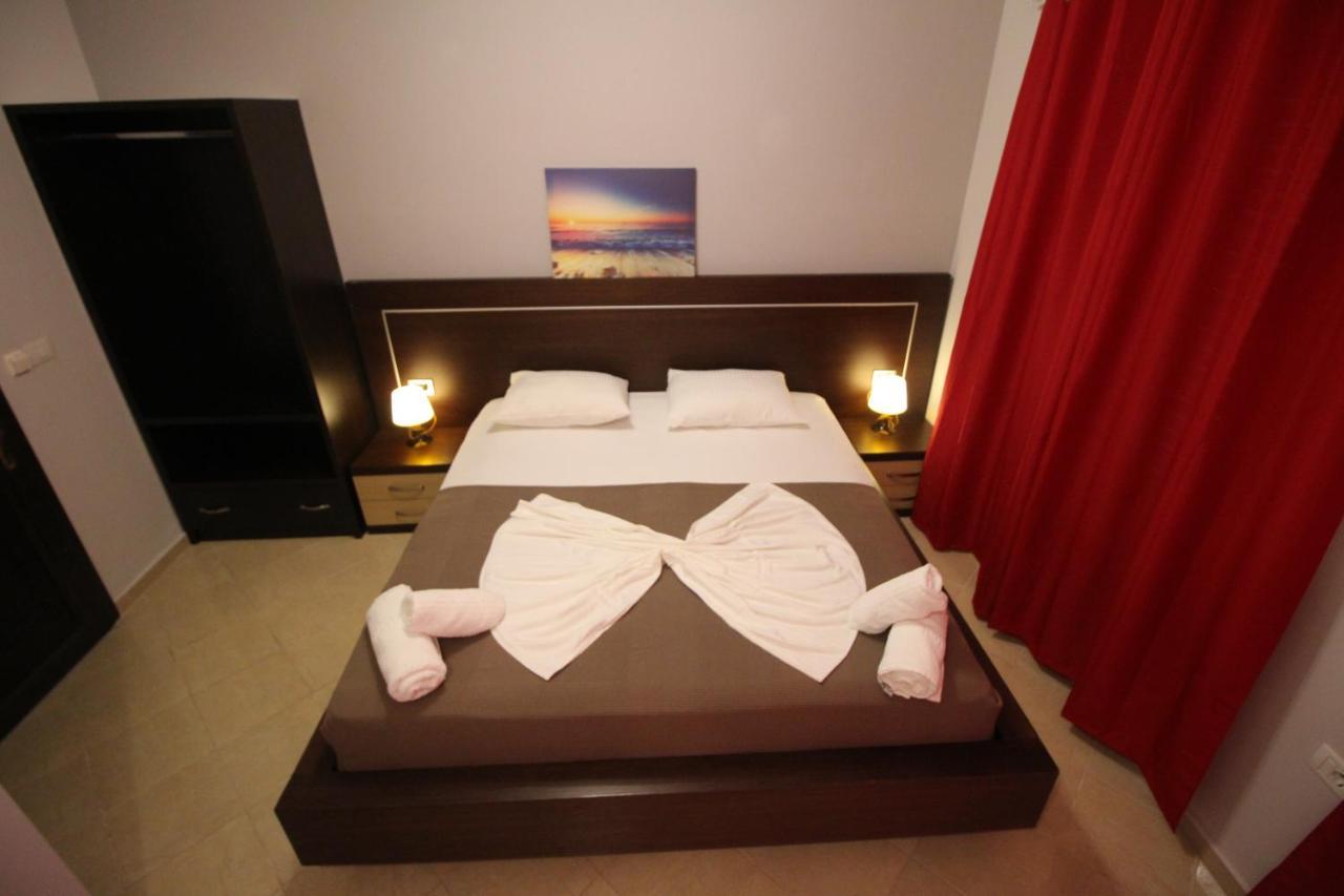 Hotel Prishtina Саранда Экстерьер фото